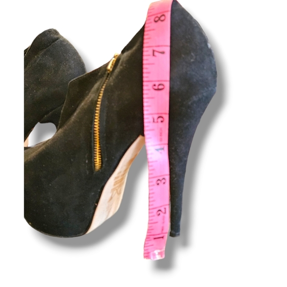 Suede platform pumps. 5 Inch Heel. Inside Zipper. Size 10 - Picture 8 of 12